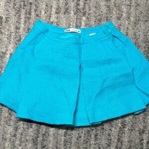 El color y estilo es hermoso